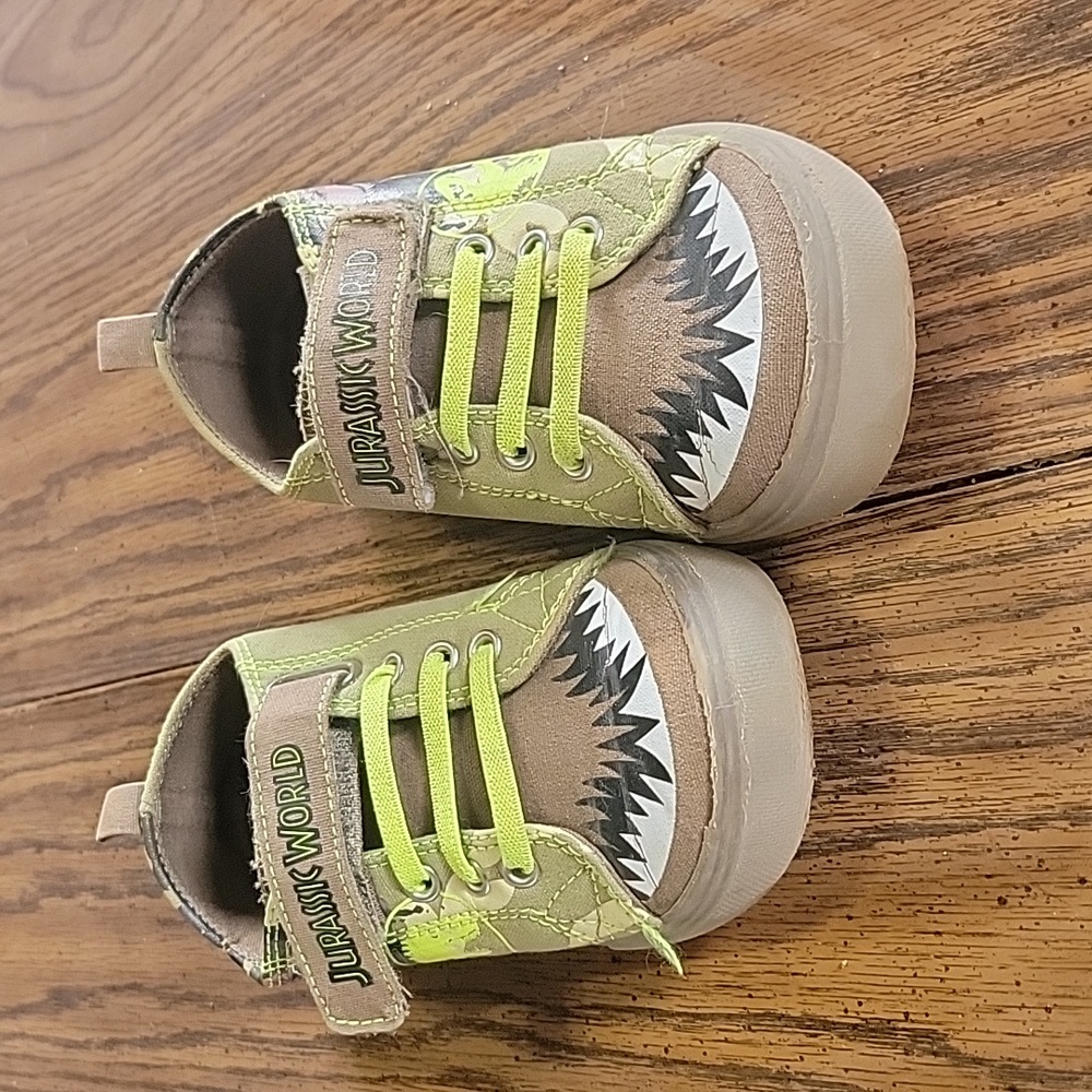 Jurassic world youth boys shoes